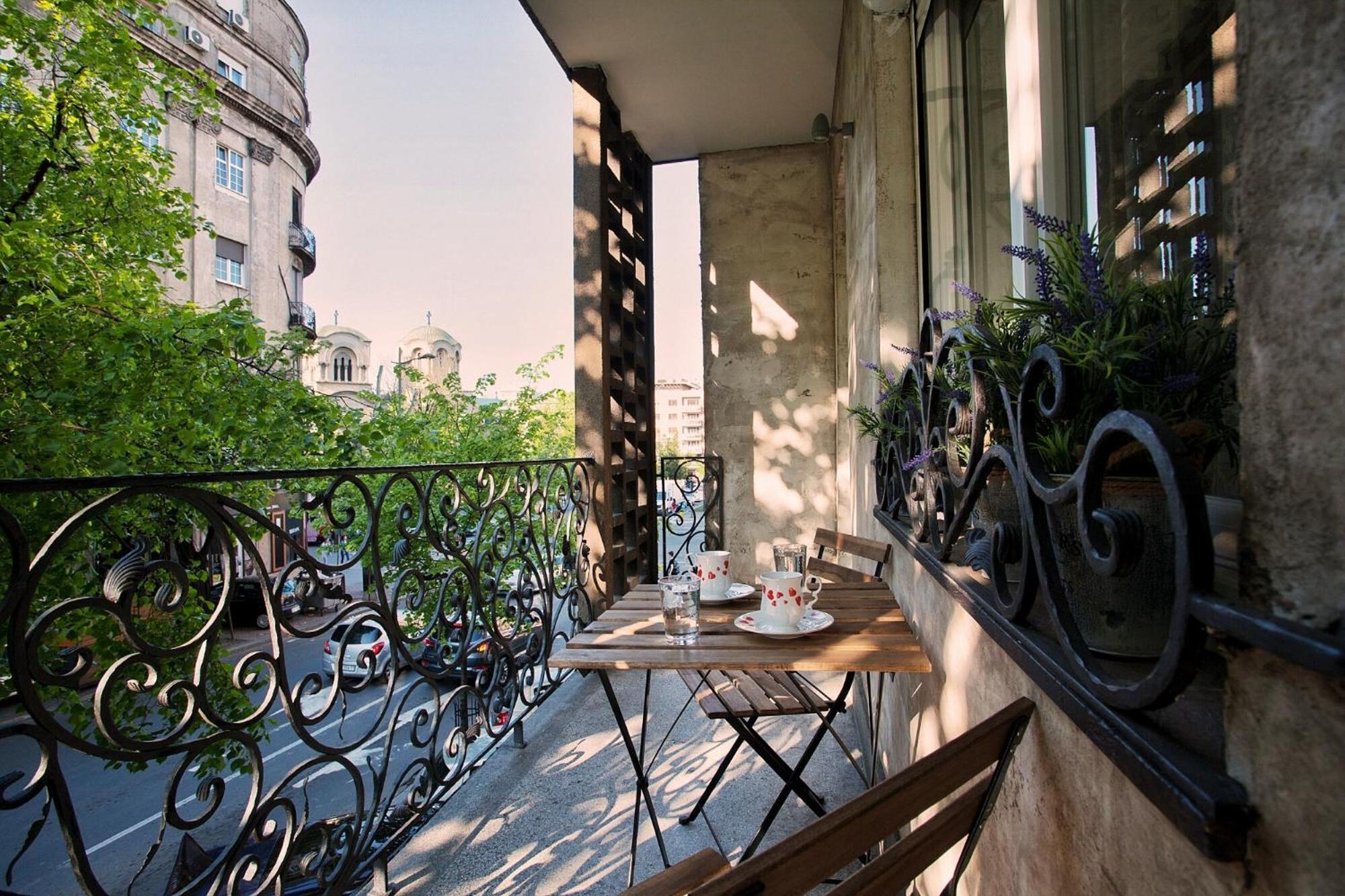 Hostgost Selected Suites - Skadarlija Square Belgrado Esterno foto