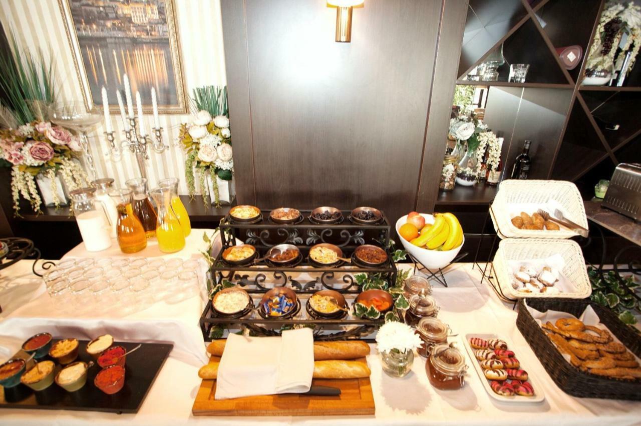 Hostgost Selected Suites - Skadarlija Square Belgrado Esterno foto